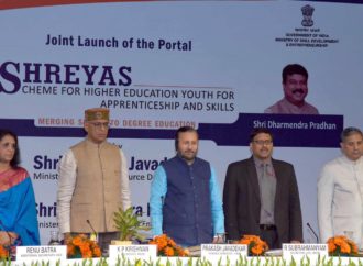 HRD Launches Shreyas to Train Non-Technical Students